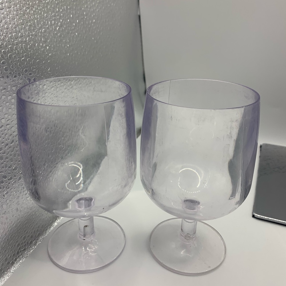 Set of 2 Restaurant Quality Hard Plastic Wine Cups